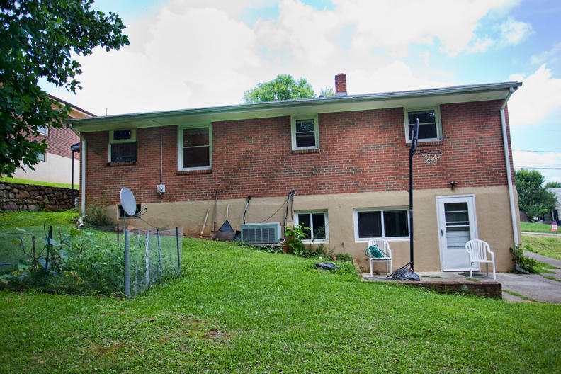 3014 Roberts Road Southwest Roanoke, VA 24014 - Photo 39 of 42 Roberts036