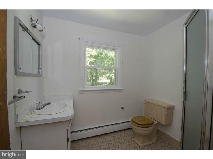 608 Brookhaven Road Wallingford, PA 19086 - Photo 11 of 17 Master Bathroom