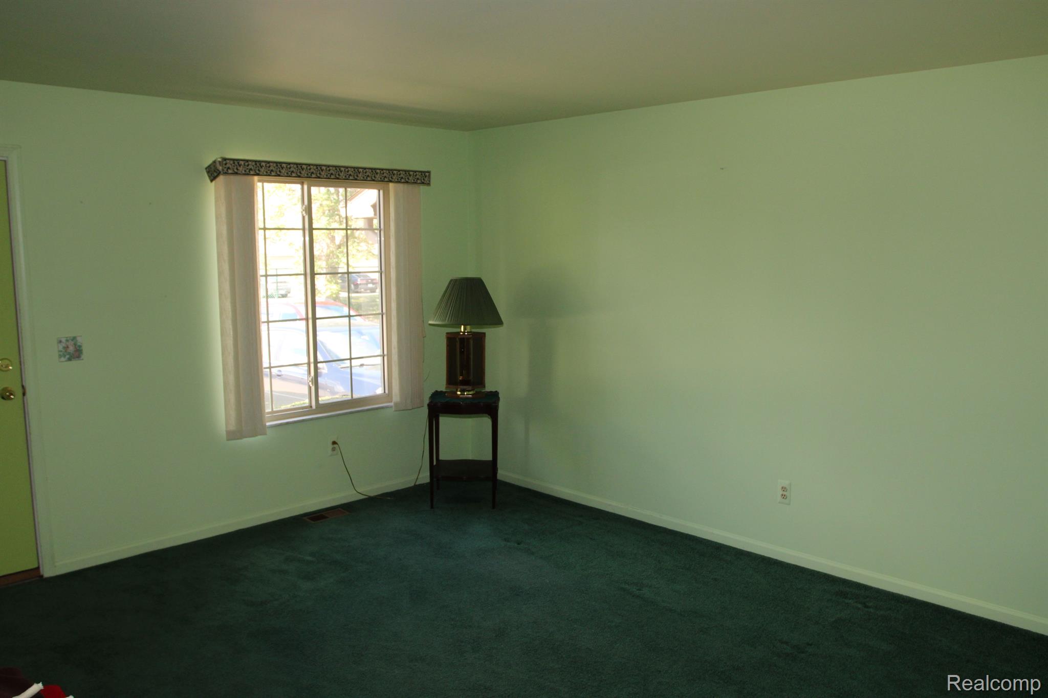 24044 Old Kent Road North Warren, MI 48091 - Photo 10 of 18 Gallery Image 10