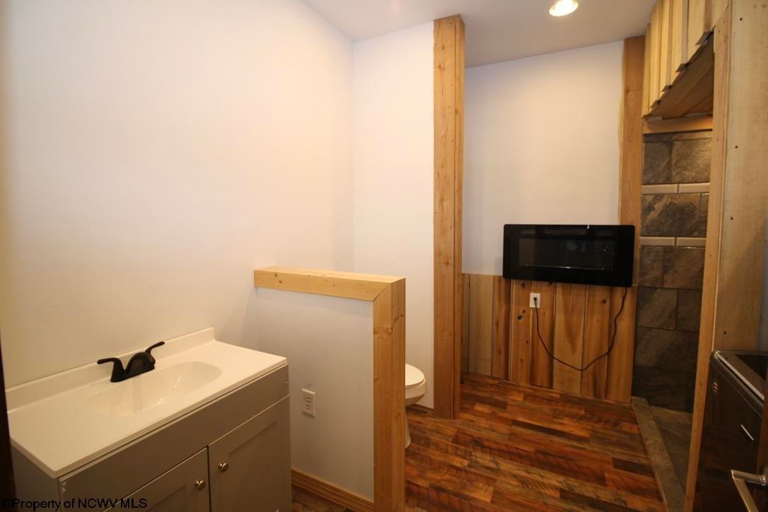 625 Q Reedsville, WV 26547 - Photo 20 of 33 Gallery Image 20