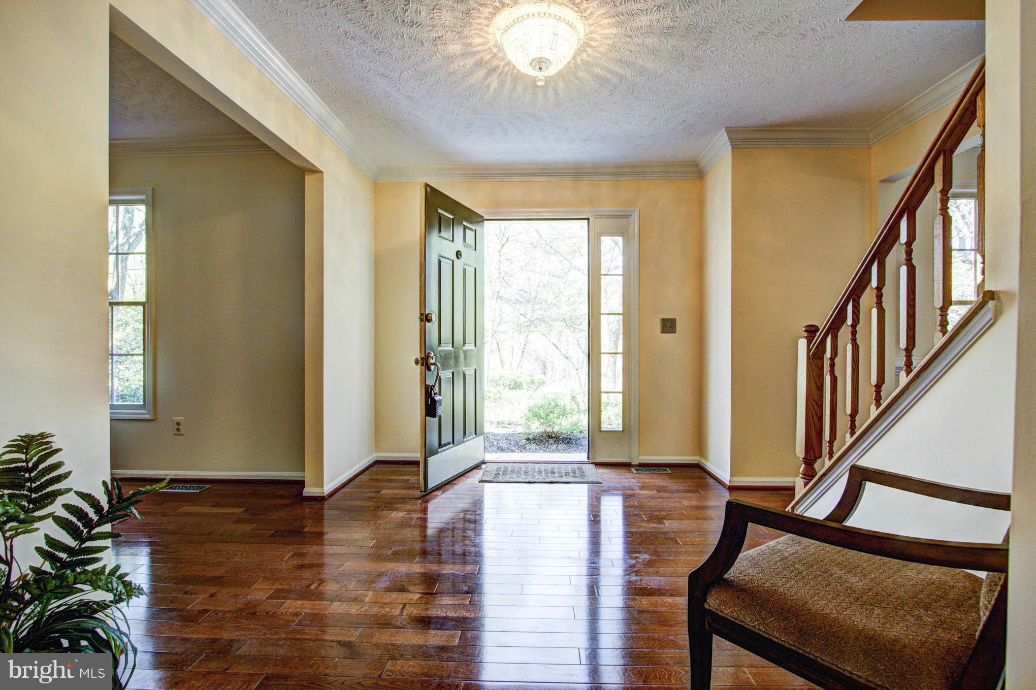 1517 Stuart Road Reston, VA 20194 - Photo 2 of 29 Foyer