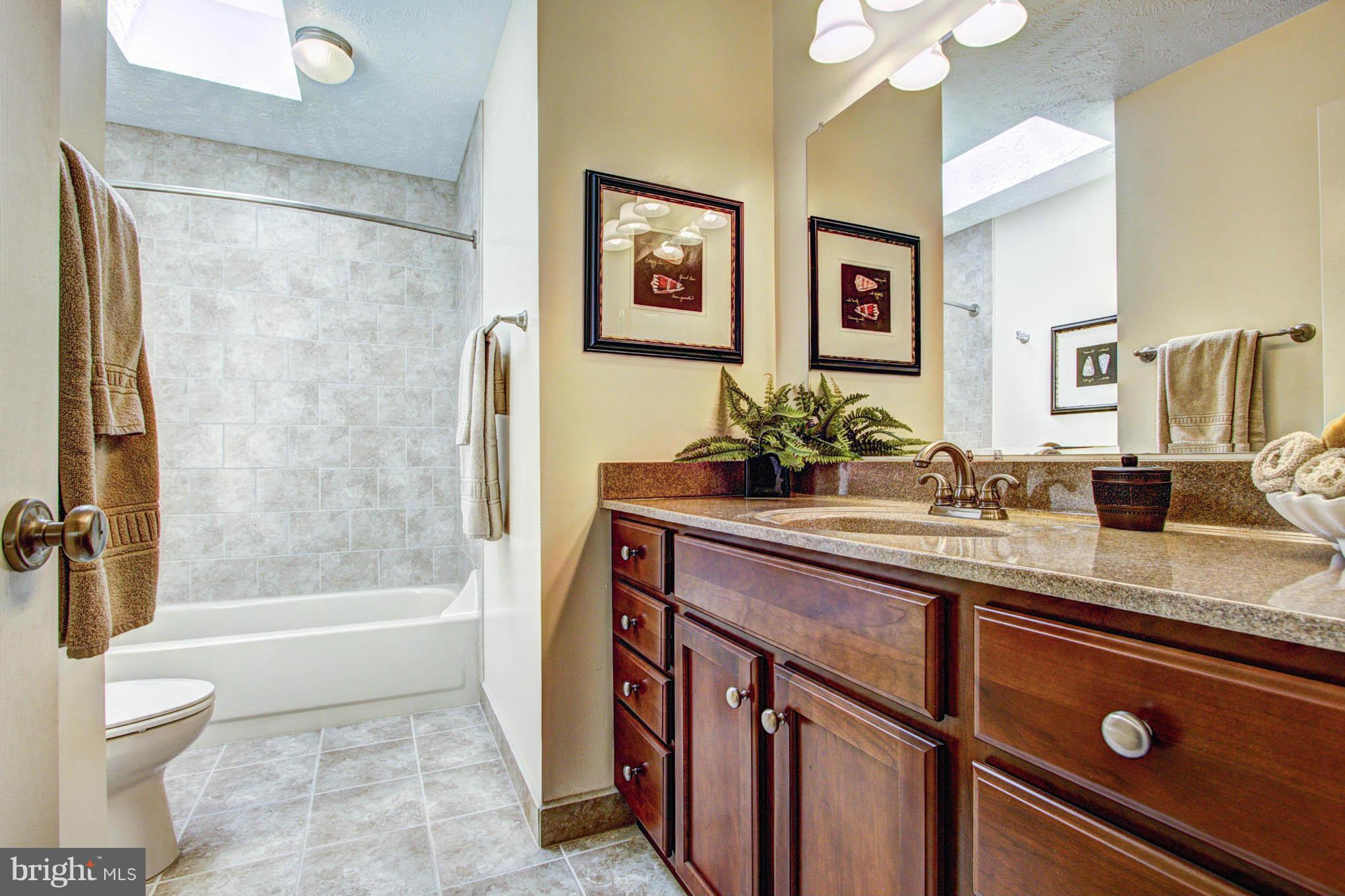 1517 Stuart Road Reston, VA 20194 - Photo 23 of 29 Hallway Full Bath