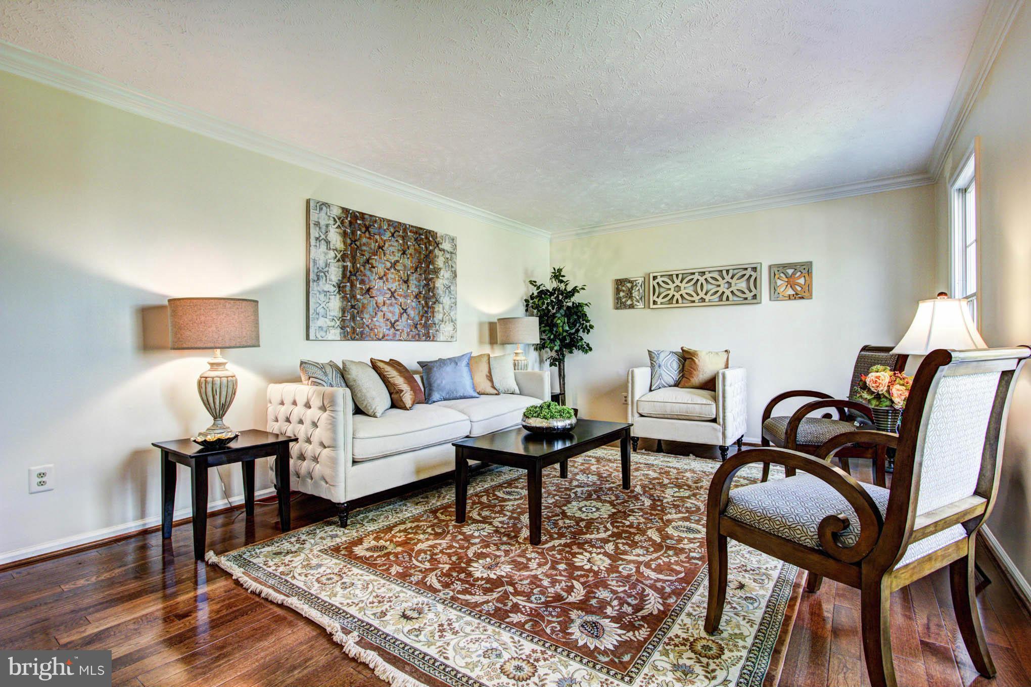 1517 Stuart Road Reston, VA 20194 - Photo 4 of 29 Living Room