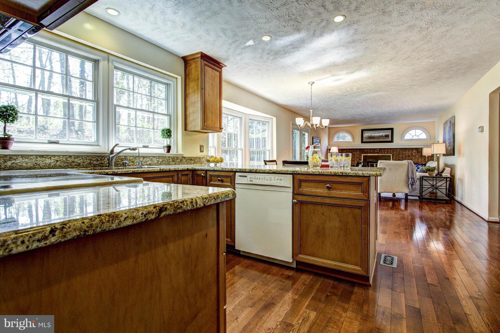 1517 Stuart Road Reston, VA 20194 - Photo 7 of 29 Kitchen