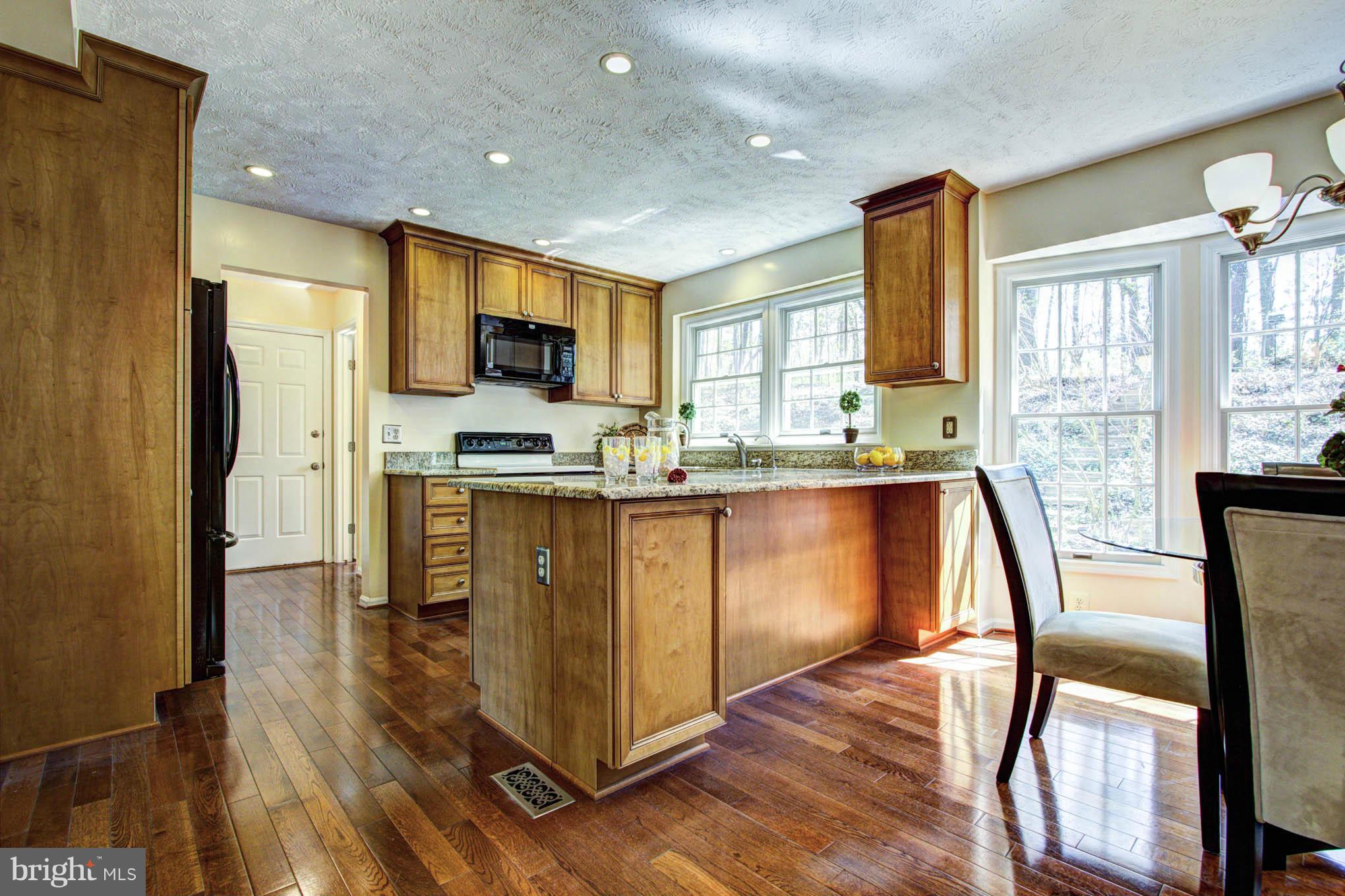 1517 Stuart Road Reston, VA 20194 - Photo 10 of 29 Kitchen