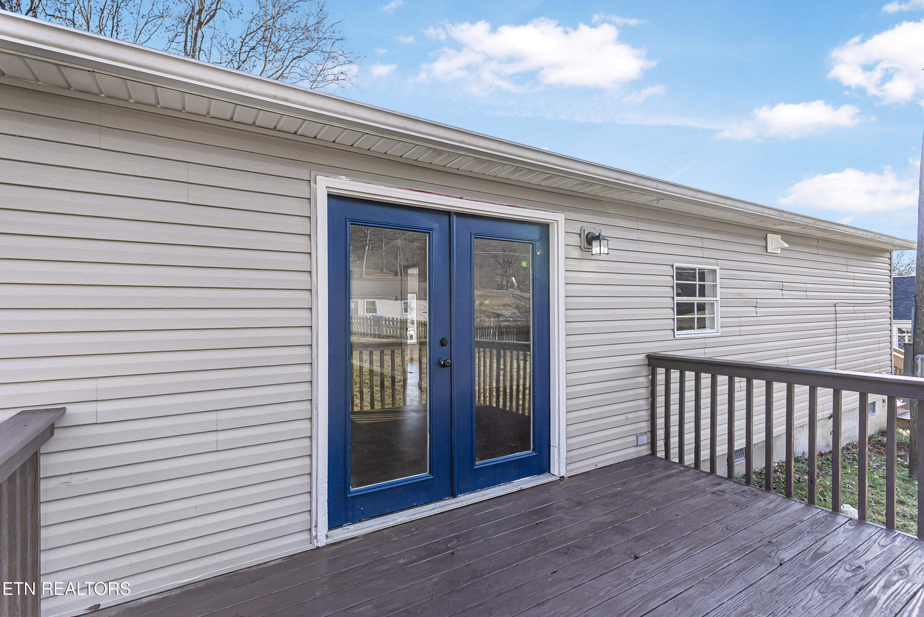 806 Reynolds Avenue Clinton, TN 37716 - Photo 16 of 42 Photo Dec 09 2025, 2 46 14 AM