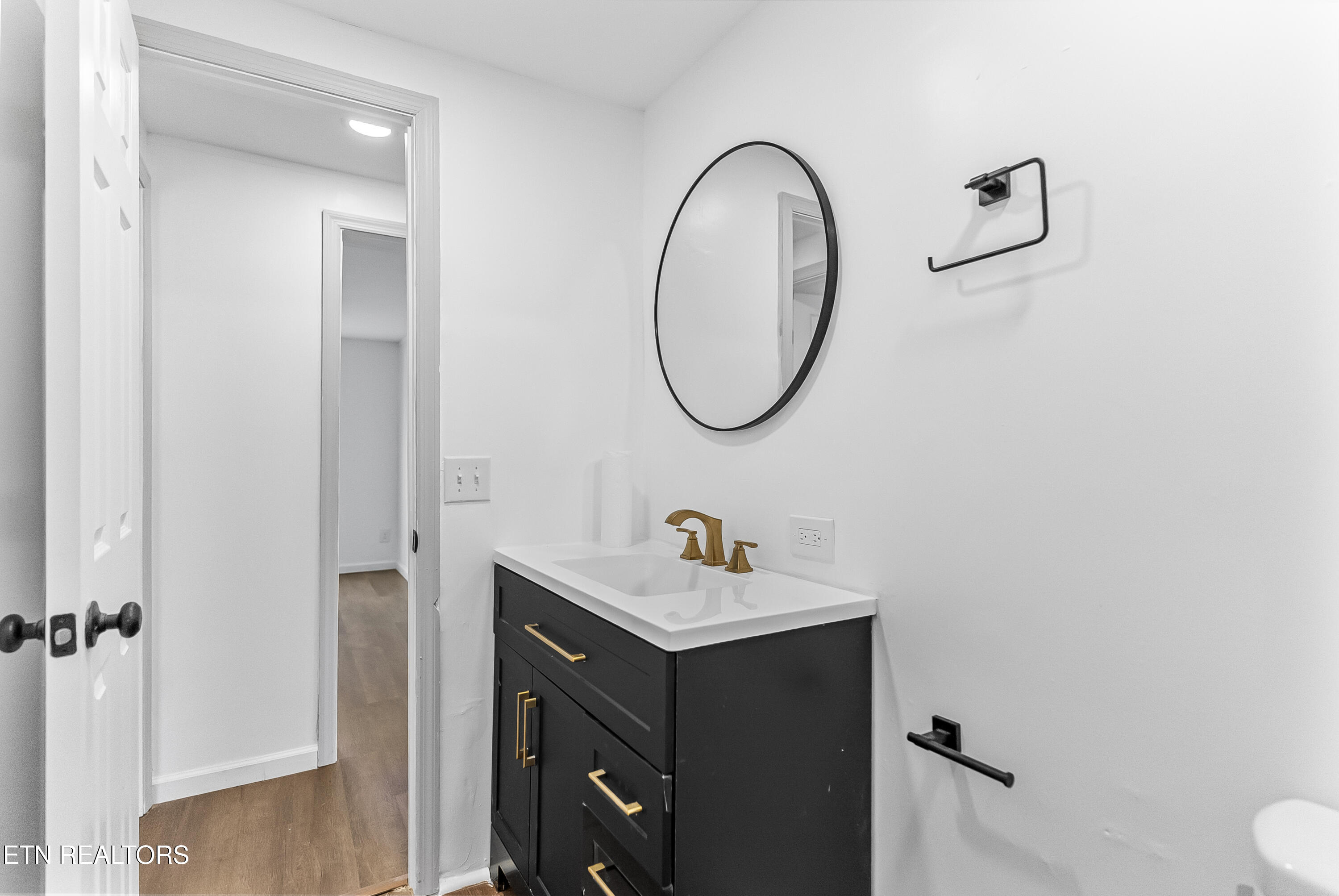 806 Reynolds Avenue Clinton, TN 37716 - Photo 24 of 42 Photo Dec 09 2025, 2 59 38 AM