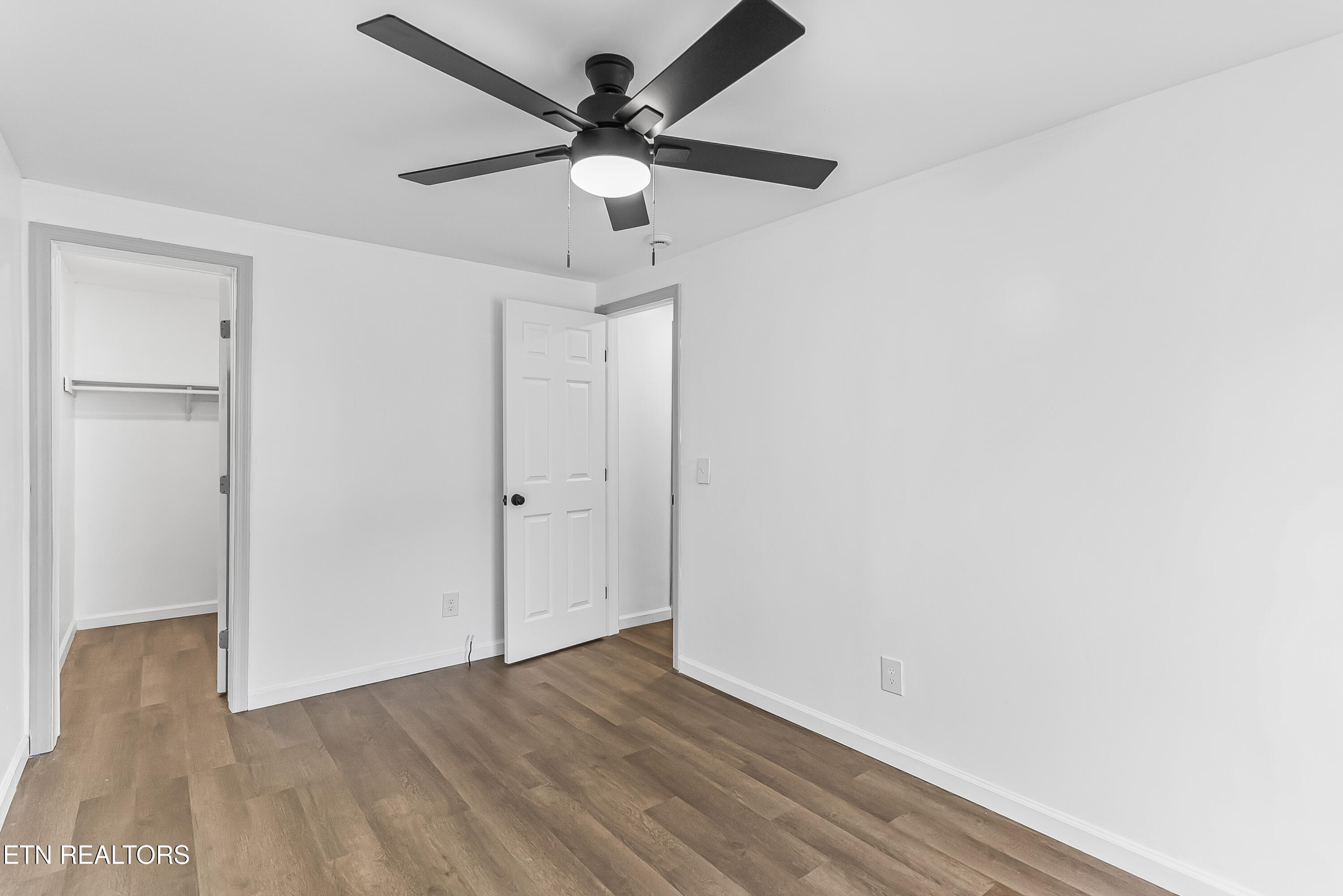 806 Reynolds Avenue Clinton, TN 37716 - Photo 26 of 42 Photo Dec 09 2025, 3 00 27 AM