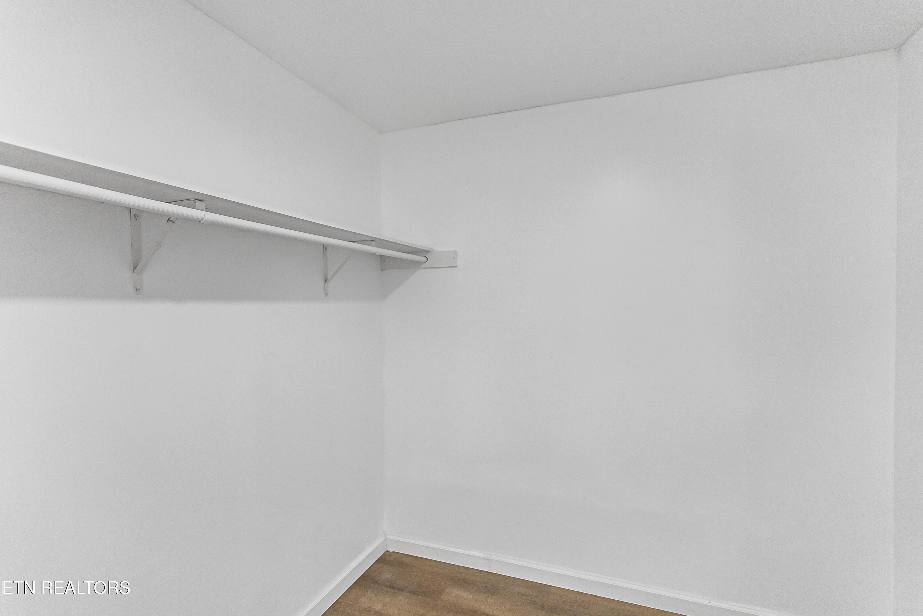 806 Reynolds Avenue Clinton, TN 37716 - Photo 29 of 42 Photo Dec 09 2025, 2 57 55 AM