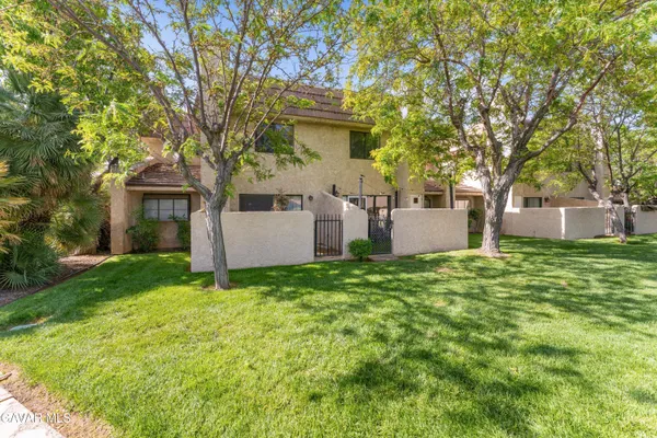 $295,000 | 422 West Avenue J5, Unit 32, Lancaster, CA 93534