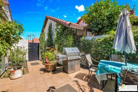 $515,000 | 2330 East Miramonte Circle, Unit C, Palm Springs, CA 92264