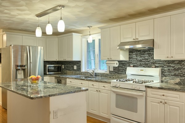 8 Bramble Hill Road Methuen, MA 01844 - Photo 10 of 30 Gallery Image 10