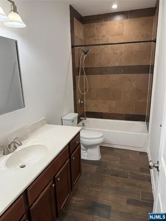 $2,199 | 503 Valley Brook Avenue, Unit 2, Lyndhurst, NJ 07071