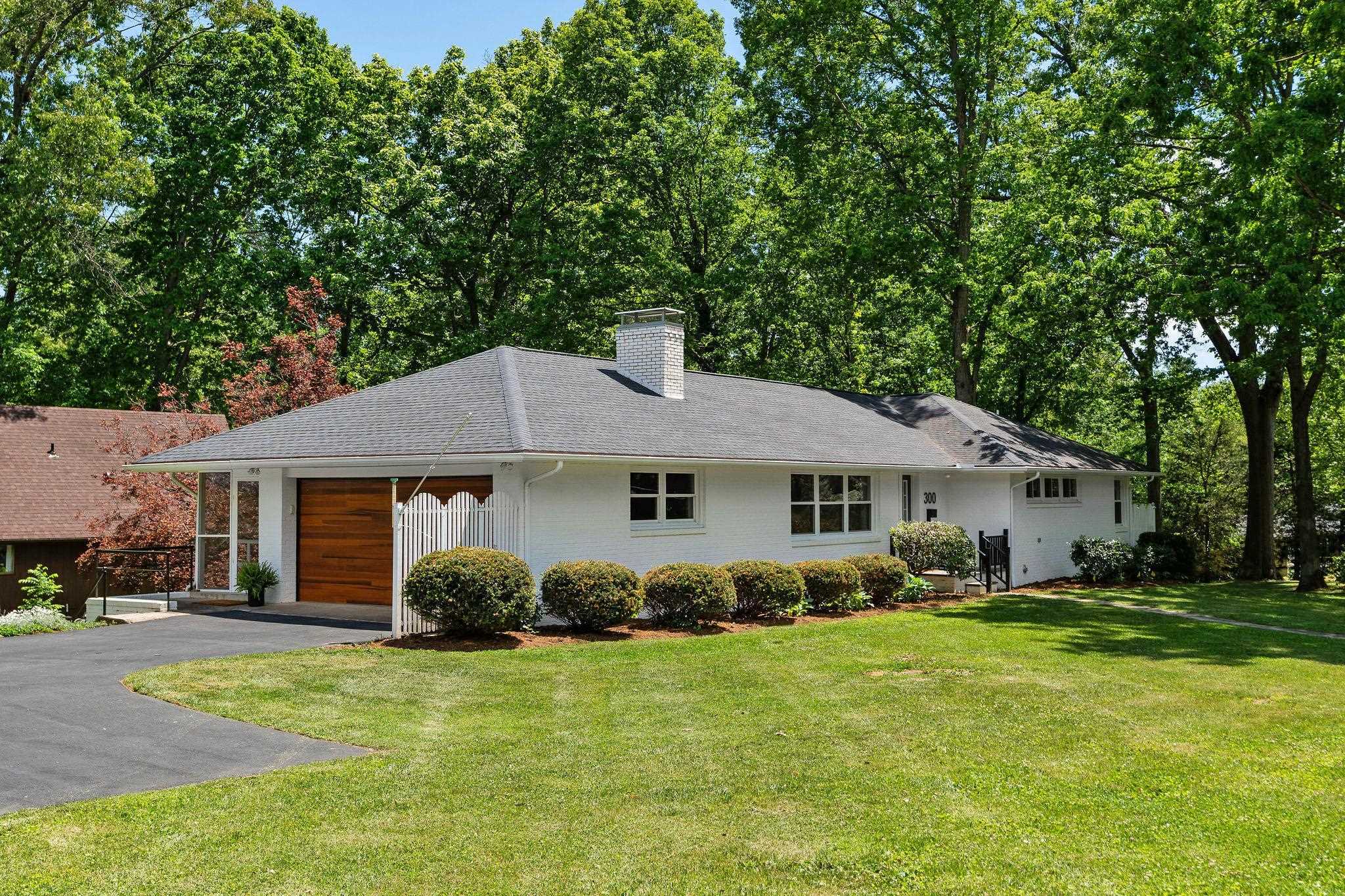 300 South Ellison Lane Waynesboro, VA 22980 - Photo 4 of 53