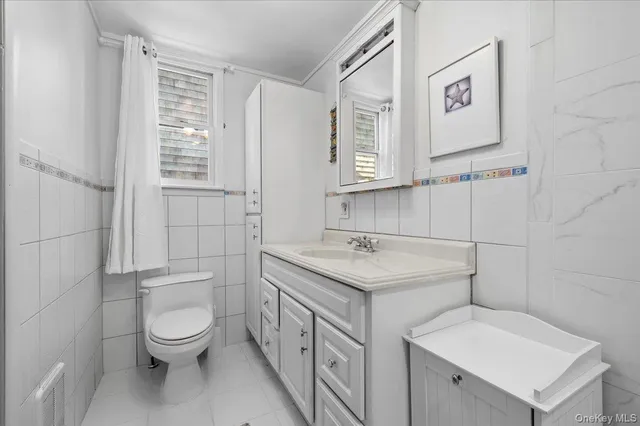 $1,300,000 | 30 Oneida Street, Ocean Beach, NY 11770