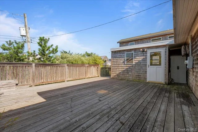 $1,300,000 | 30 Oneida Street, Ocean Beach, NY 11770