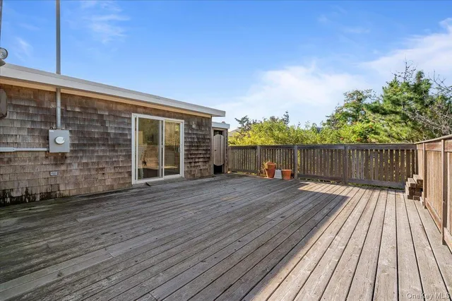 $1,300,000 | 30 Oneida Street, Ocean Beach, NY 11770