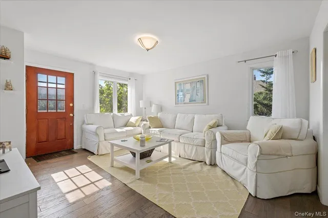 $1,300,000 | 30 Oneida Street, Ocean Beach, NY 11770