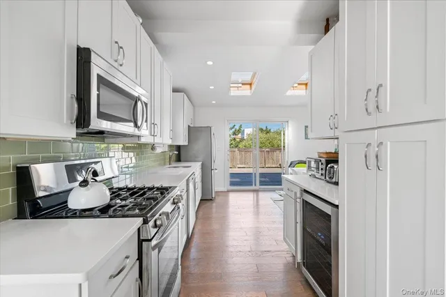 $1,300,000 | 30 Oneida Street, Ocean Beach, NY 11770