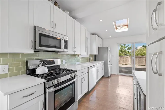 $1,300,000 | 30 Oneida Street, Ocean Beach, NY 11770