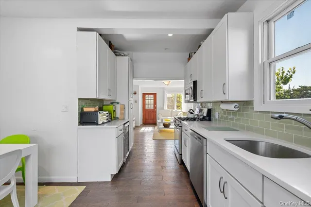 $1,300,000 | 30 Oneida Street, Ocean Beach, NY 11770