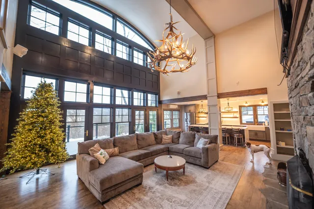 $2,099,000 | 6 Trail View Lane, West Dover, VT 05356