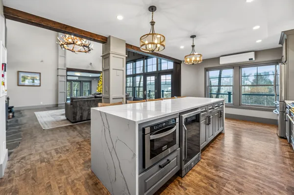 $2,099,000 | 6 Trail View Lane, West Dover, VT 05356