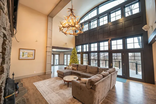 $2,099,000 | 6 Trail View Lane, West Dover, VT 05356