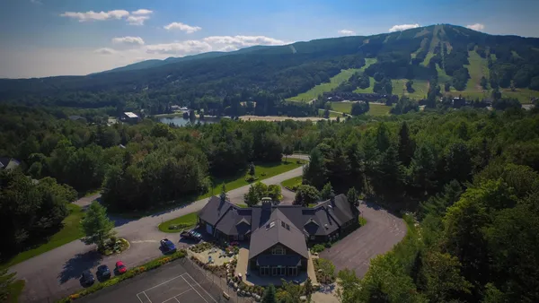 $2,099,000 | 6 Trail View Lane, West Dover, VT 05356