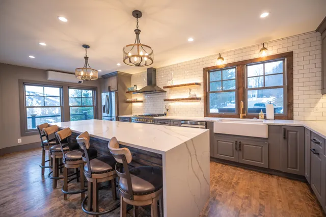 $2,099,000 | 6 Trail View Lane, West Dover, VT 05356