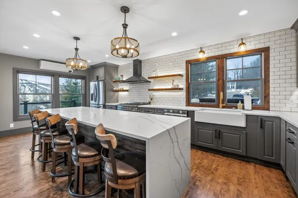 $2,099,000 | 6 Trail View Lane, West Dover, VT 05356