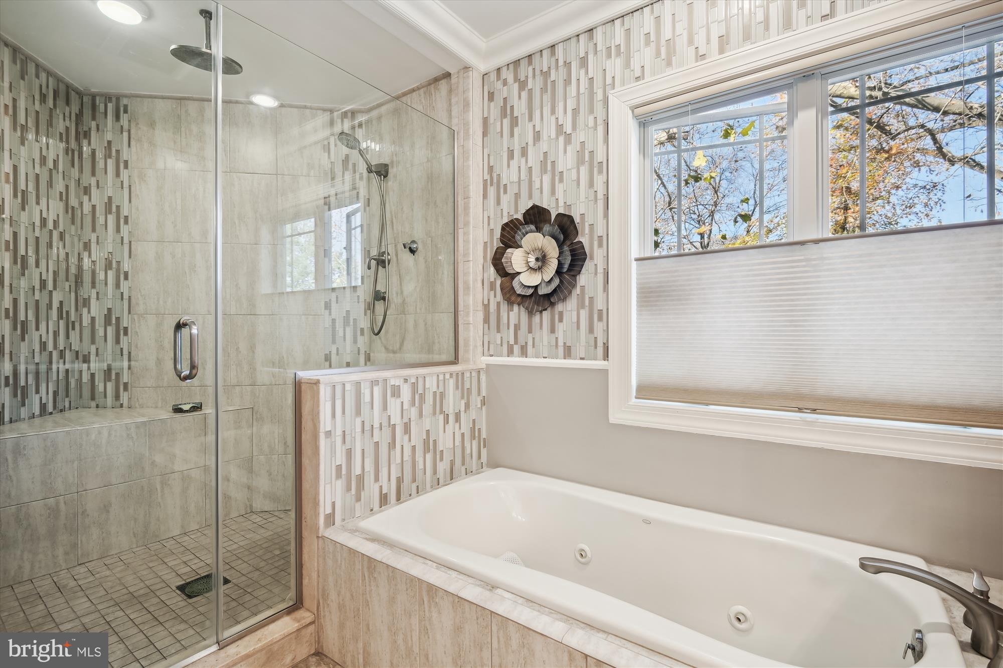 185 Inverness Road Severna Park, MD 21146 - Photo 23 of 55 Main Level Primary Suite