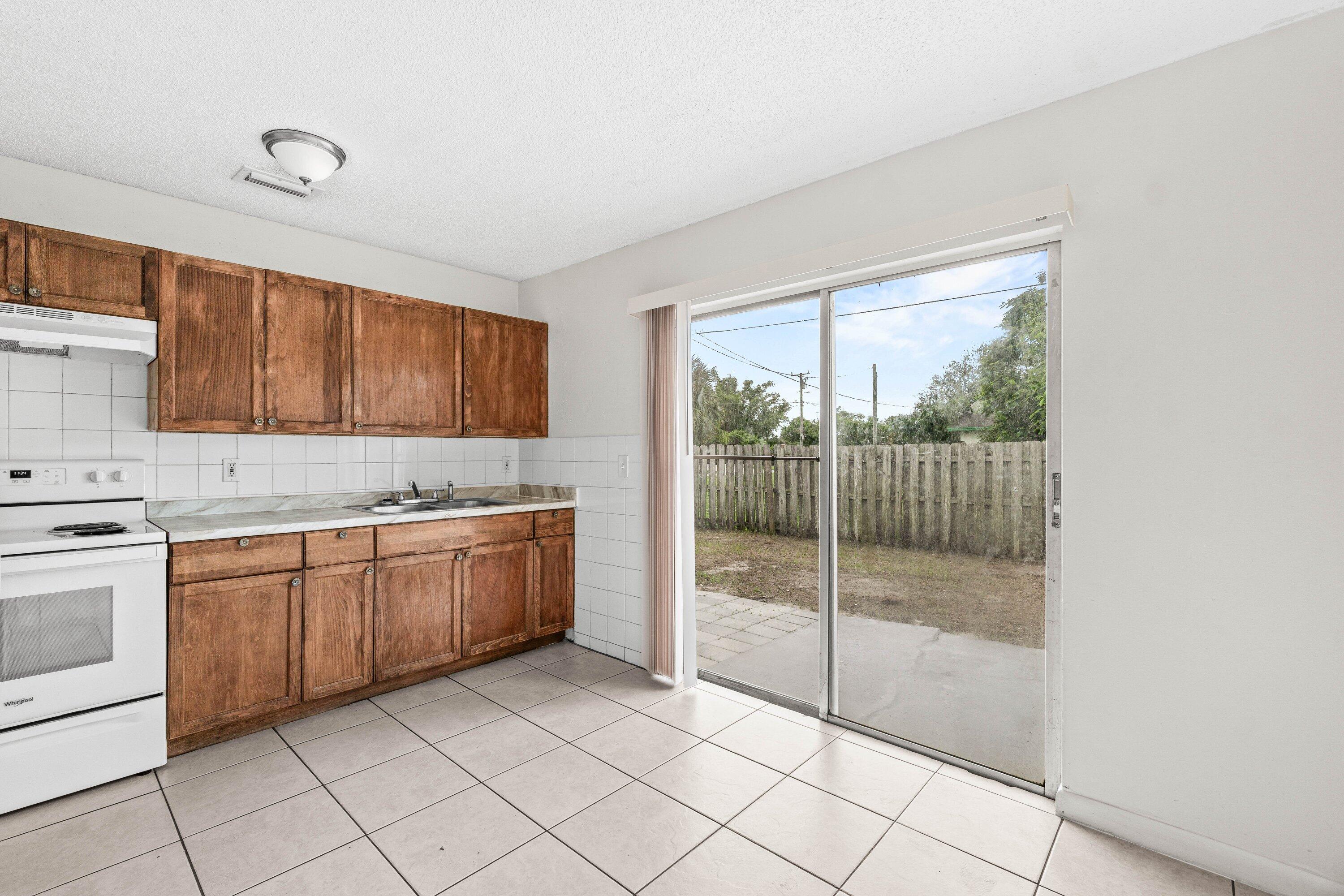 4807 Gulfstream Road Lake Worth, FL 33461 - Photo 5 of 20 006-4807GulfstreamRoad-LakeWorthBeach-FL
