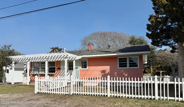 $450,000 | 106 Belle Air Street, Beaufort, NC 28516