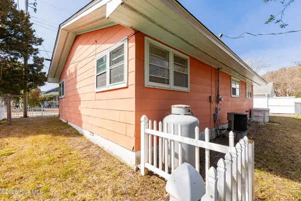 $450,000 | 106 Belle Air Street, Beaufort, NC 28516