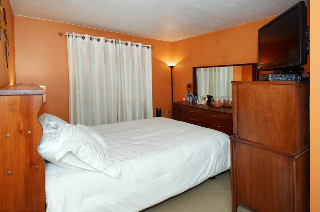 36 B Gibbs Street, Unit 13 Worcester, MA 01607 - Photo 2 of 15