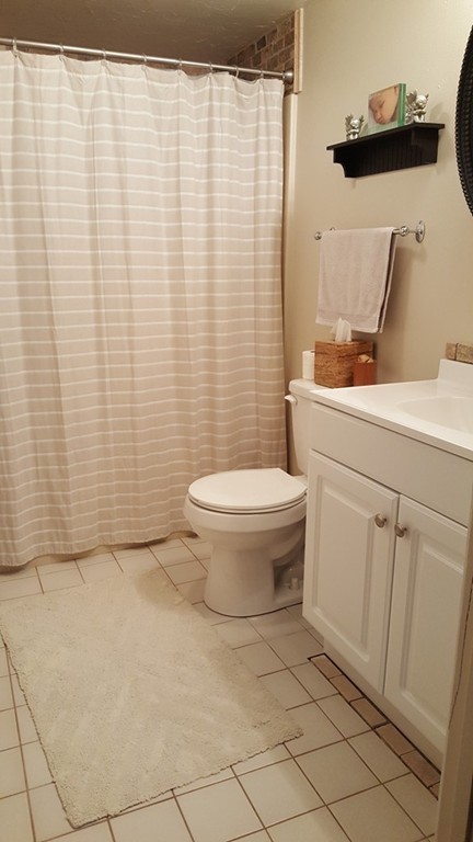 36 B Gibbs Street, Unit 13 Worcester, MA 01607 - Photo 5 of 15