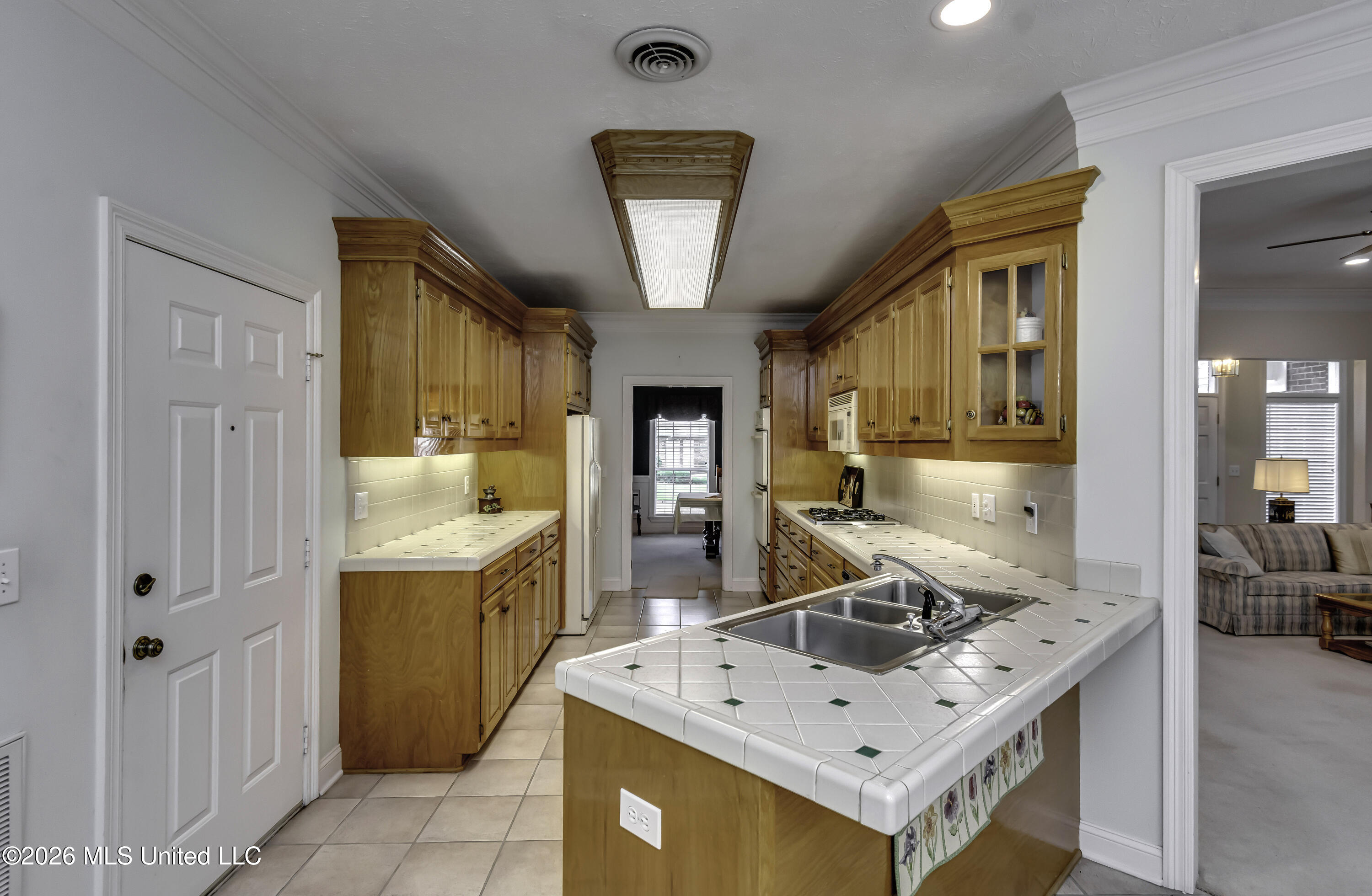 656 April Sound Pearl, MS 39208 - Photo 16 of 61 Kitchen