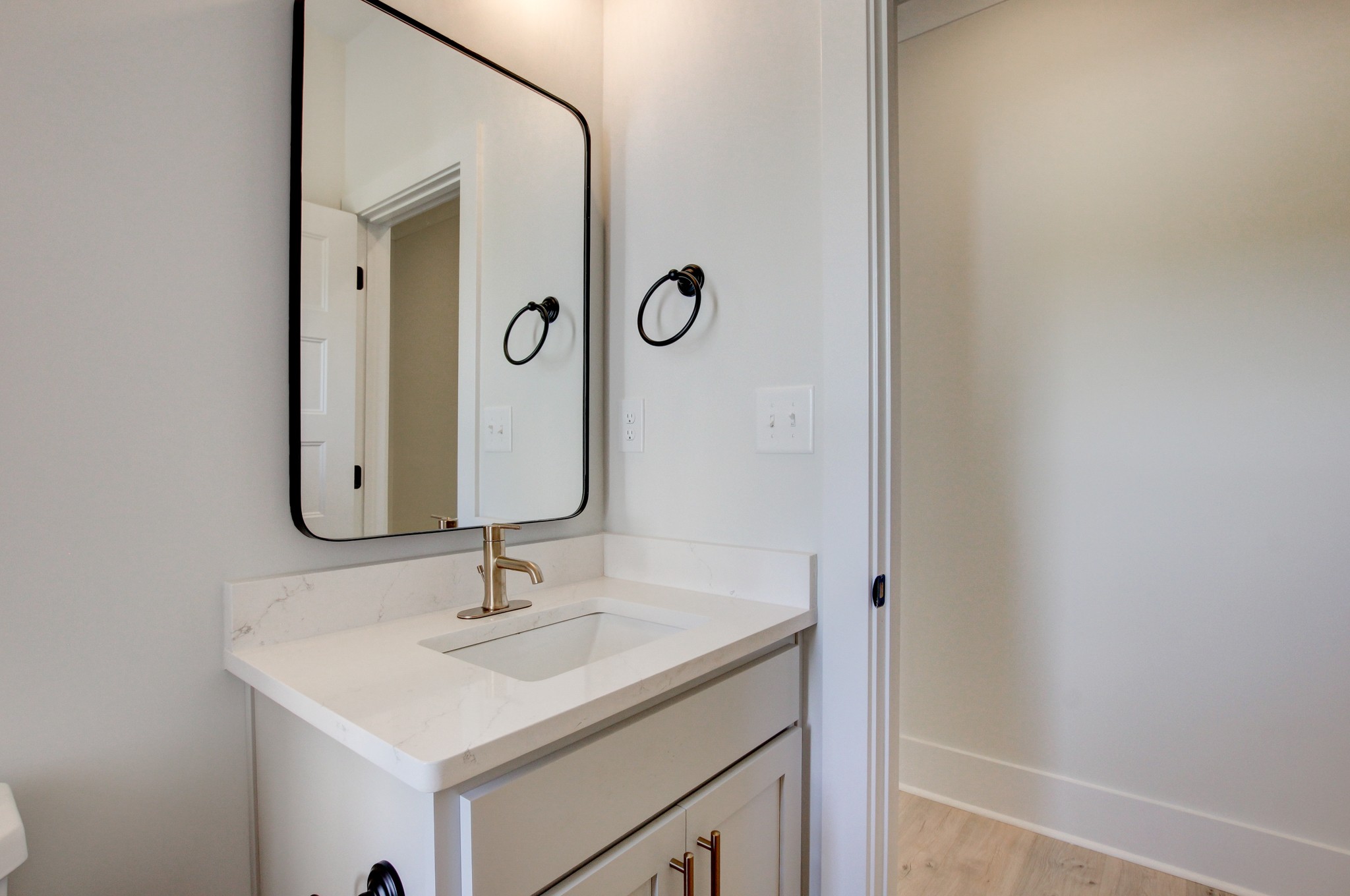2575 Lock B Road North Clarksville, TN 37043 - Photo 8 of 64 Gallery Image 8