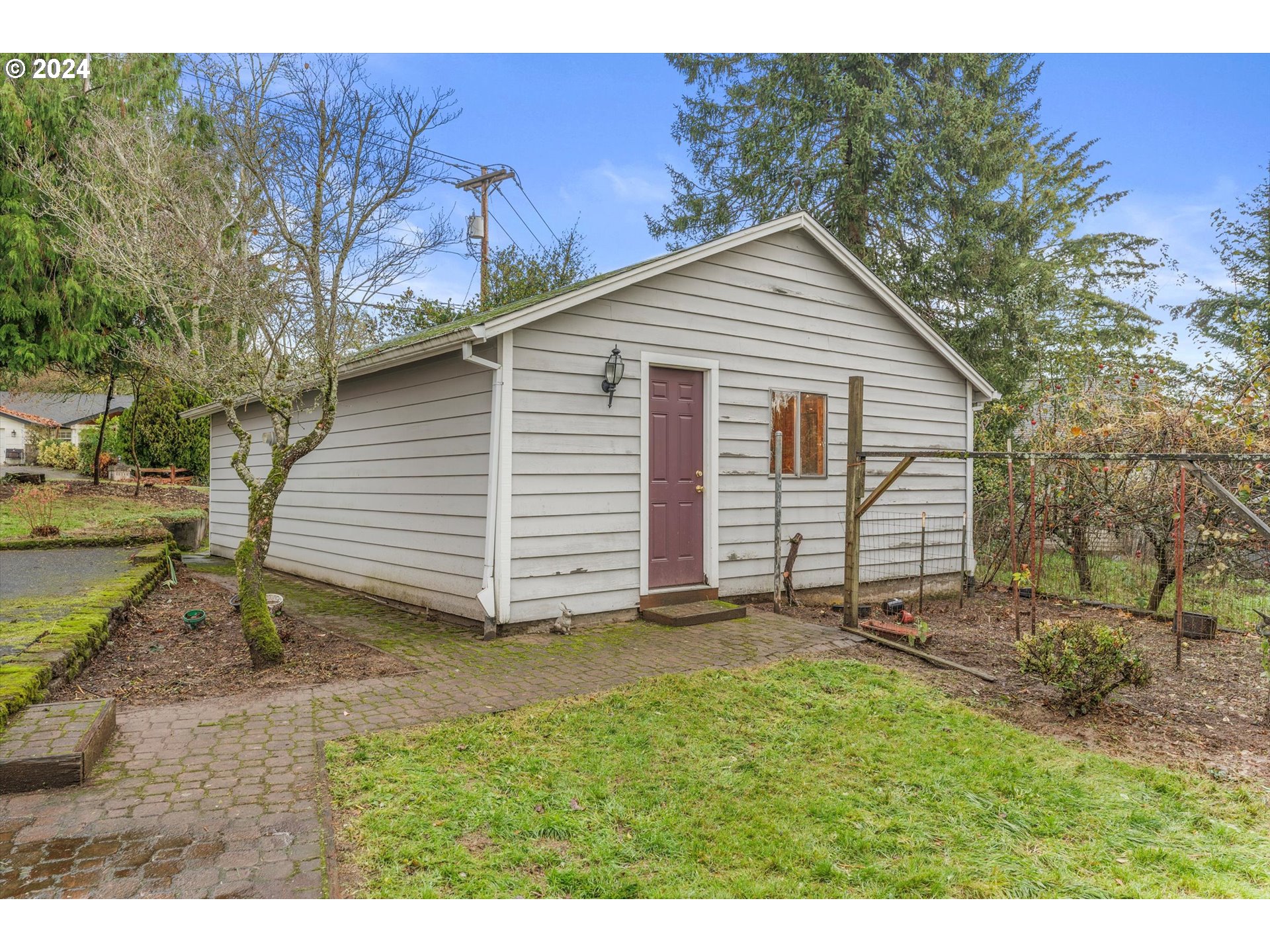 10400 Northwest Laidlaw Road Portland, OR 97229 - Photo 17 of 48 Garage