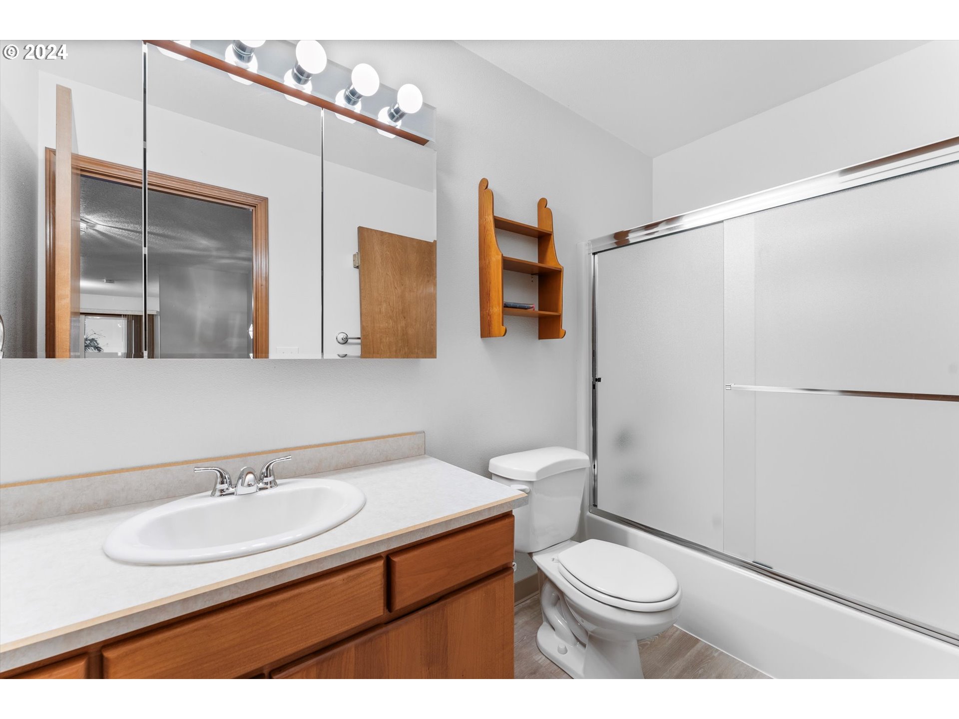 10400 Northwest Laidlaw Road Portland, OR 97229 - Photo 39 of 48 Bathroom