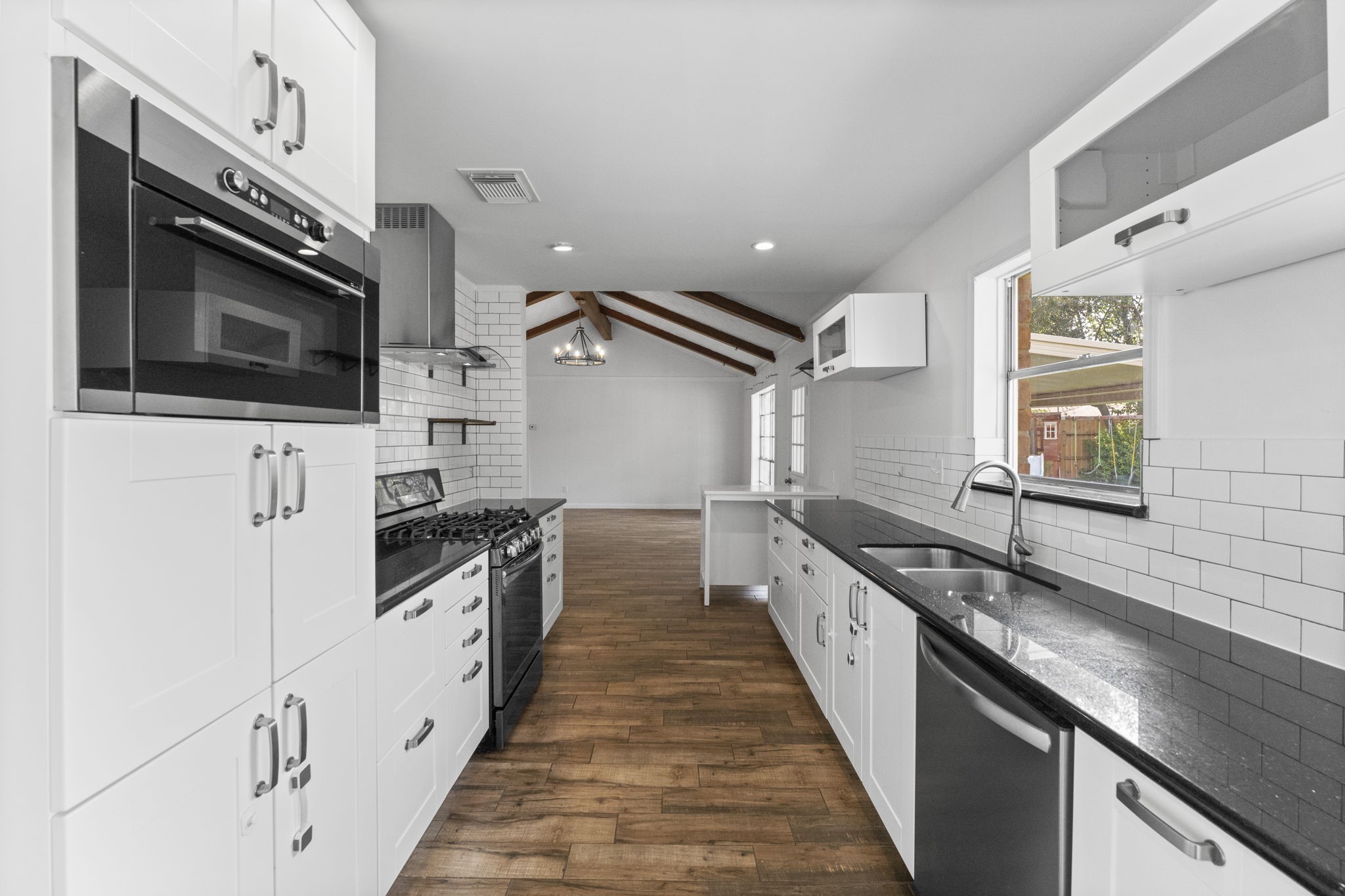 9735 Kemp Forest Drive Houston, TX 77080 - Photo 10 of 25 Lots of cabinetry and countertop space!