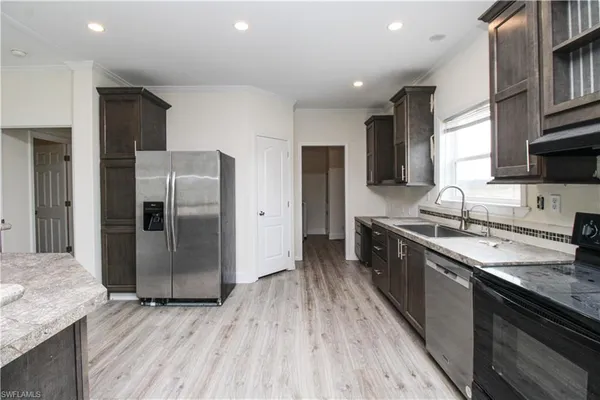 $2,395 | 4660 43rd Avenue Northeast, Naples, FL 34120