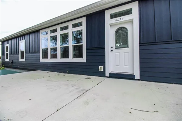 $2,395 | 4660 43rd Avenue Northeast, Naples, FL 34120