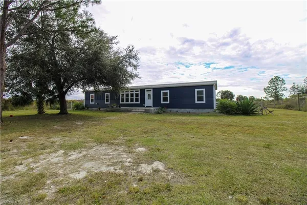 $2,395 | 4660 43rd Avenue Northeast, Naples, FL 34120