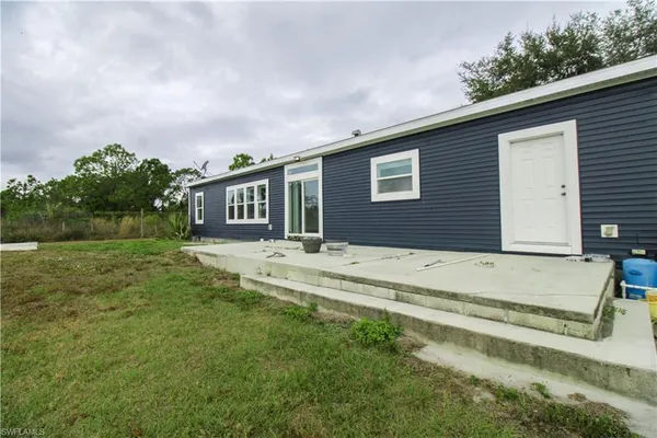 $2,395 | 4660 43rd Avenue Northeast, Naples, FL 34120