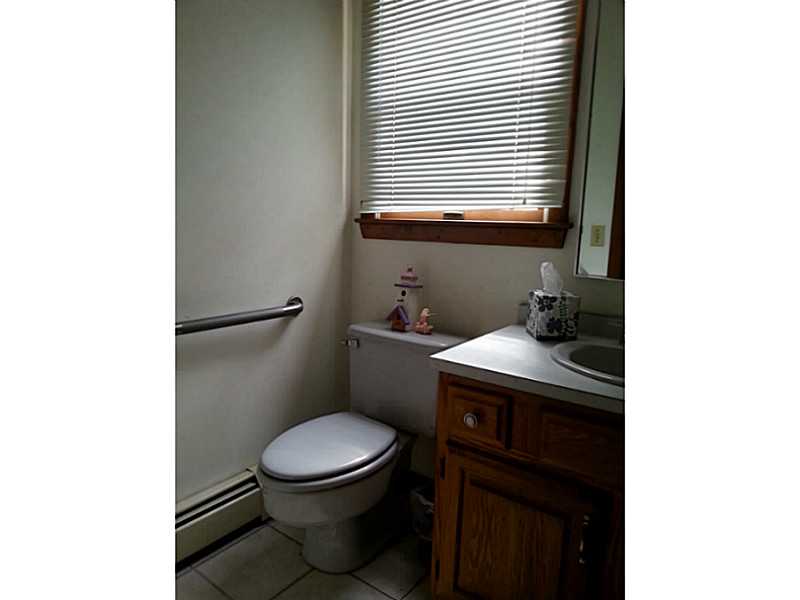 155 Mautucket Road South Kingstown, RI 02879 - Photo 15 of 25 Bathroom.