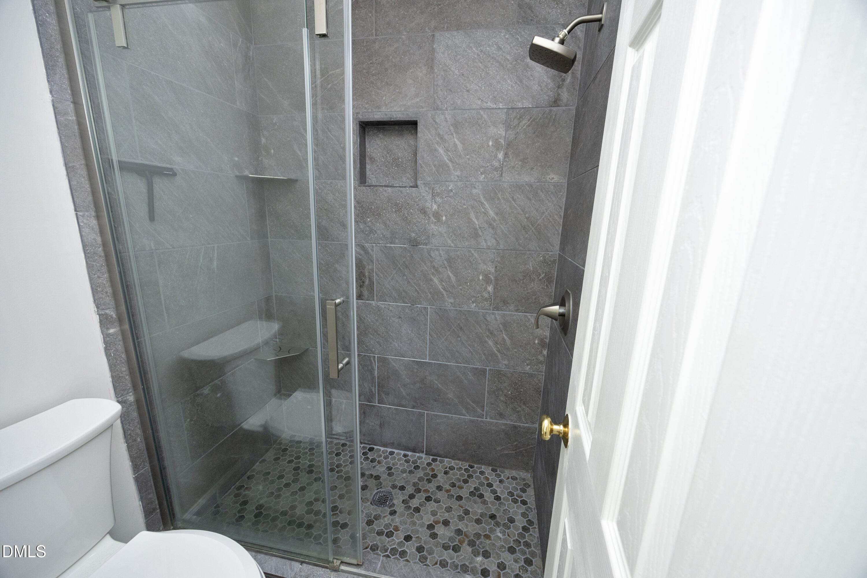 7717 Falcon Rest Circle Raleigh, NC 27615 - Photo 18 of 30 25Shower
