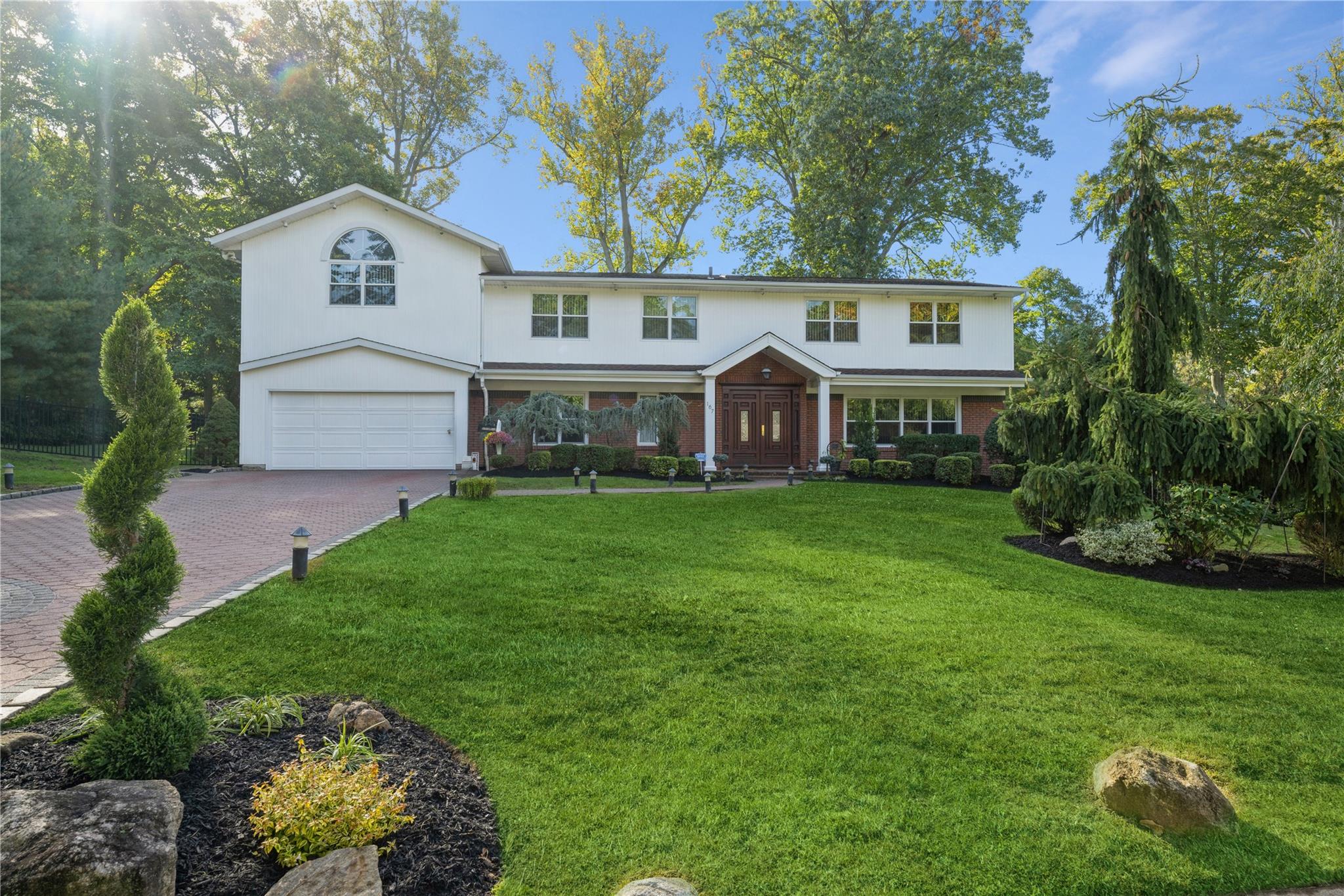 167 Hemlock Road Manhasset, NY 11030 - Photo 1 of 1 Gallery Image 1