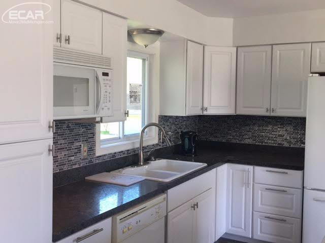 3182 Morrish Road Flushing, MI 48433 - Photo 10 of 23 21293407-9.JPG